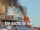 Un superyacht de luxe prend feu dans le vieux port de Saint-Tropez