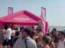 Lyana en concert sur la plage du Commando, à Saint-Nazaire