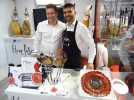 VIDÉO. L'art de Nicolas découpeur de jambon ibéraique à Nantes