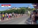 VIDÉO. La caravane publicitaire du Tour de France quitte Chinon