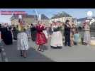 VIDÉO. Festival des Brodeuses : la foule pour le défilé qui porte haut les couleurs de la Bretagne