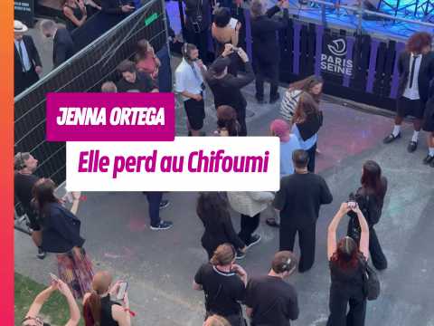 VIDEO : Jenna Ortega perd au Chifoumi