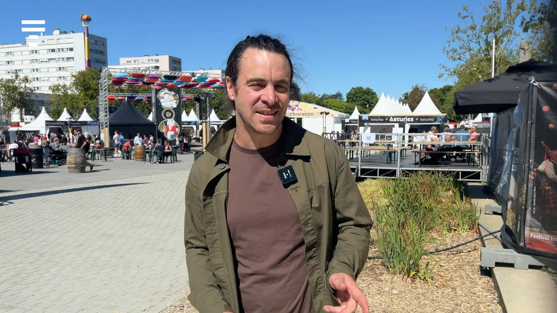 Pour le chanteur Krismenn, le Festival Interceltique est aussi « l'occasion de retrouvailles entre musiciens » de Bretagne et d'ailleurs [Vidéo]
