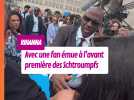Rihanna réconforte une fan très émue à l'avant-première des Schtroumpfs à Bruxelles #rihanna #schtroumpfs #people