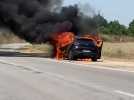 Voiture en feu D914b
