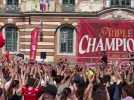 Rugby : claping géant au Capitole en attendant les joueurs du Stade Toulousain