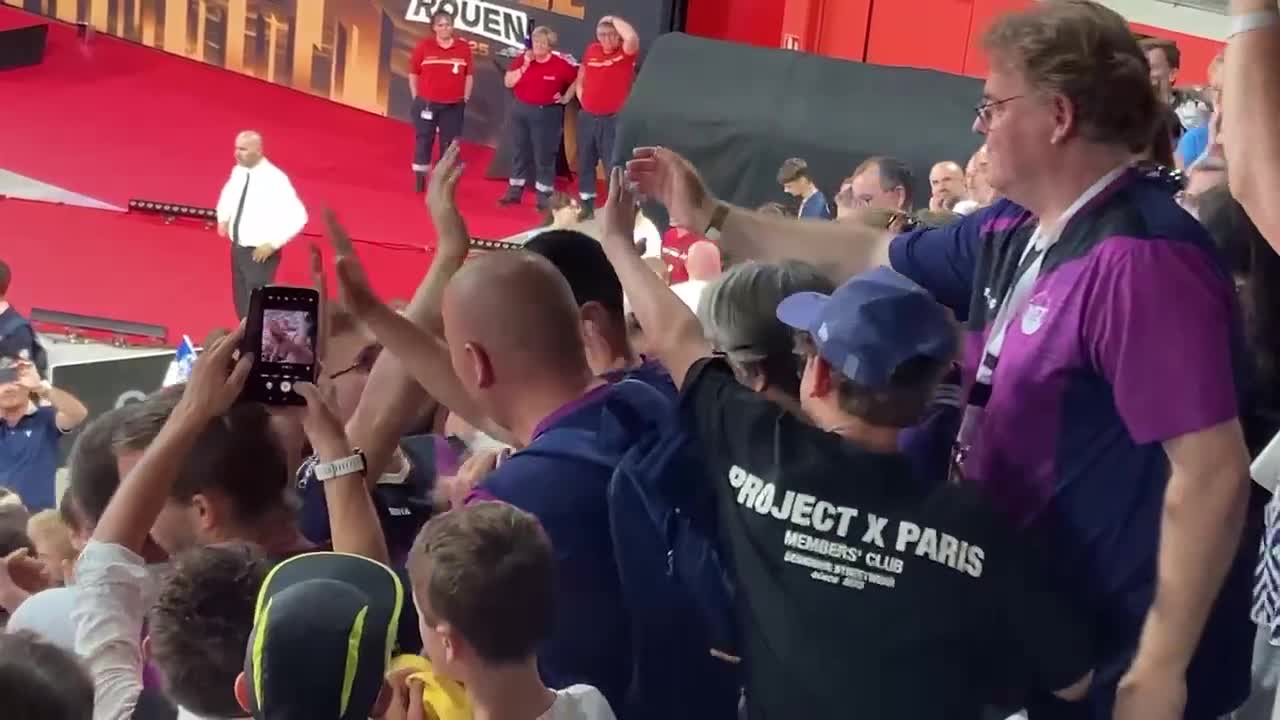 Eliza brandani xxx set up is very simple via text and she