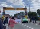 Bergues : la caravane est passé distribuer des goodies, la foule est déjà présente