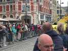 Béthune : ambiance lors du passage de la caravane du Tour, ce lundi