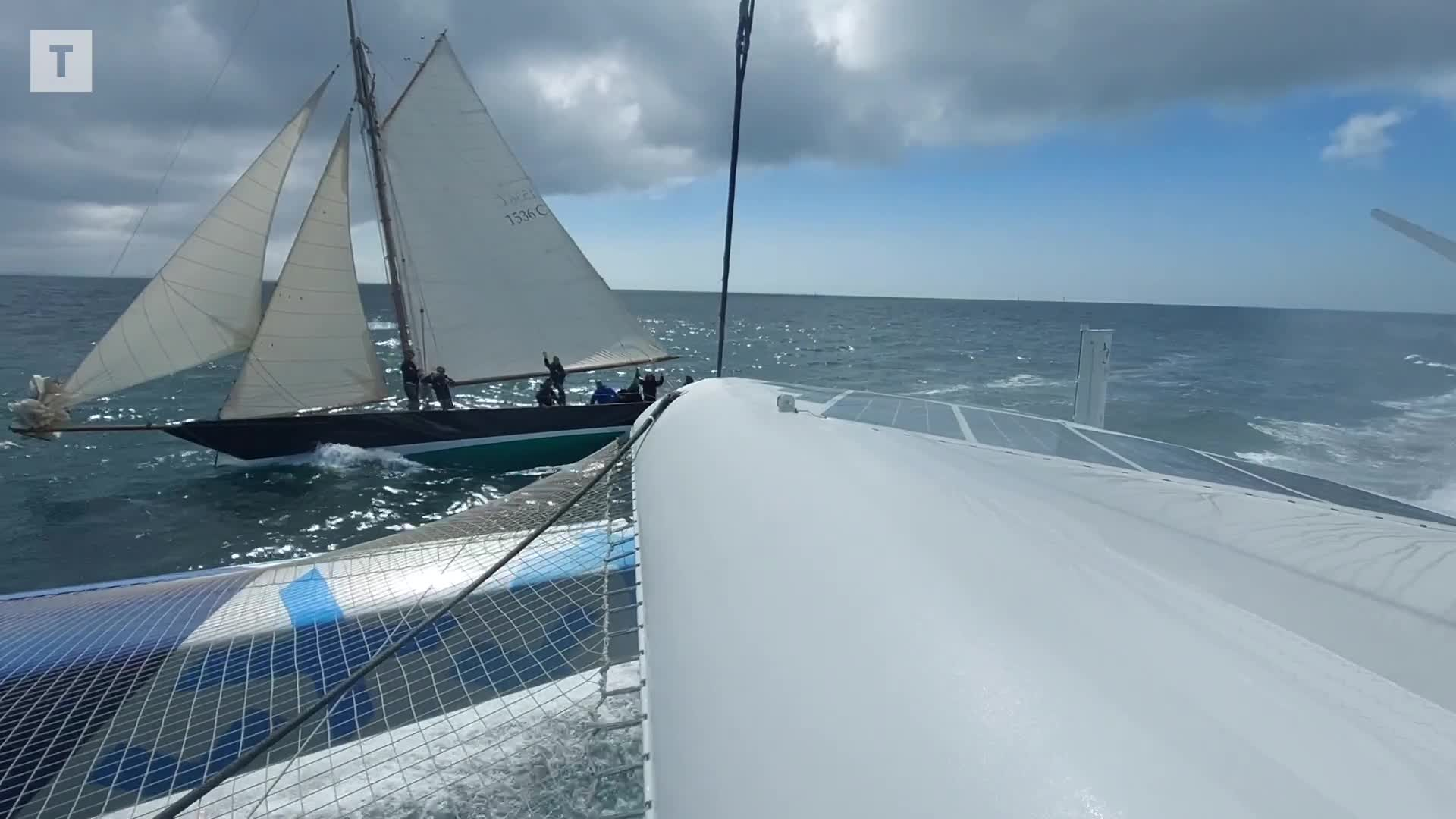 Quand un Ultime volant double Pen Duick à plus de 30 nSuds ! [Vidéo]