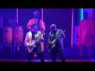 Mathieu Chedid alias -M- et Fatoumata Diawara avec Lamomali enflamment les arènes de Nîmes
