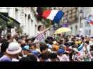 Tour de France : les policiers mettent l'ambiance sur la butte de Montmartre avant le passage des cyclistes