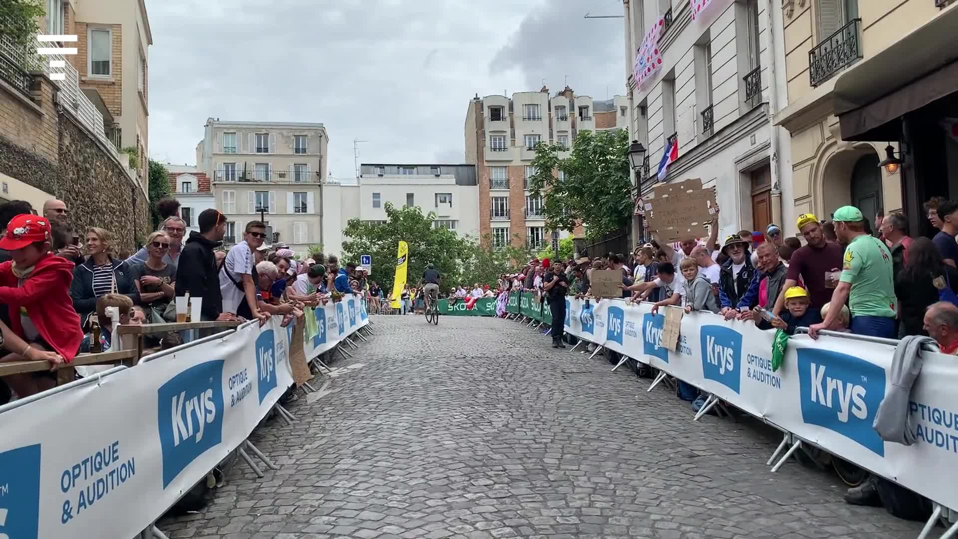 « On a réservé la table dès hier » : dans la folie de la rue Lepic à Montmartre, la première sur le Tour de France