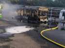 VIDÉO. Un bus détruit par les flammes dans un dépôt de Nantes