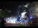 Incendie dans un immeuble : un mort, neuf personnes hospitalisées et une femme recherchée