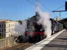 Train à vapeur locomotive 140 C 27 au départ de la gare de nîmes