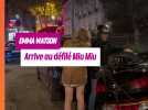 Emma Watson arrive au défilé Miu Miu