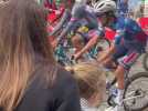 Cyclisme : la femme d'Adrien Petit assiste à son dernier départ