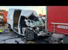 Accident spectaculaire sur l'A9 : une fourgonnette percute un poids lourd