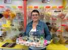 VIDÉO. « Le plus beau métier du monde » : depuis 30 ans, Patricia Bazin vend des bonbons à Flers
