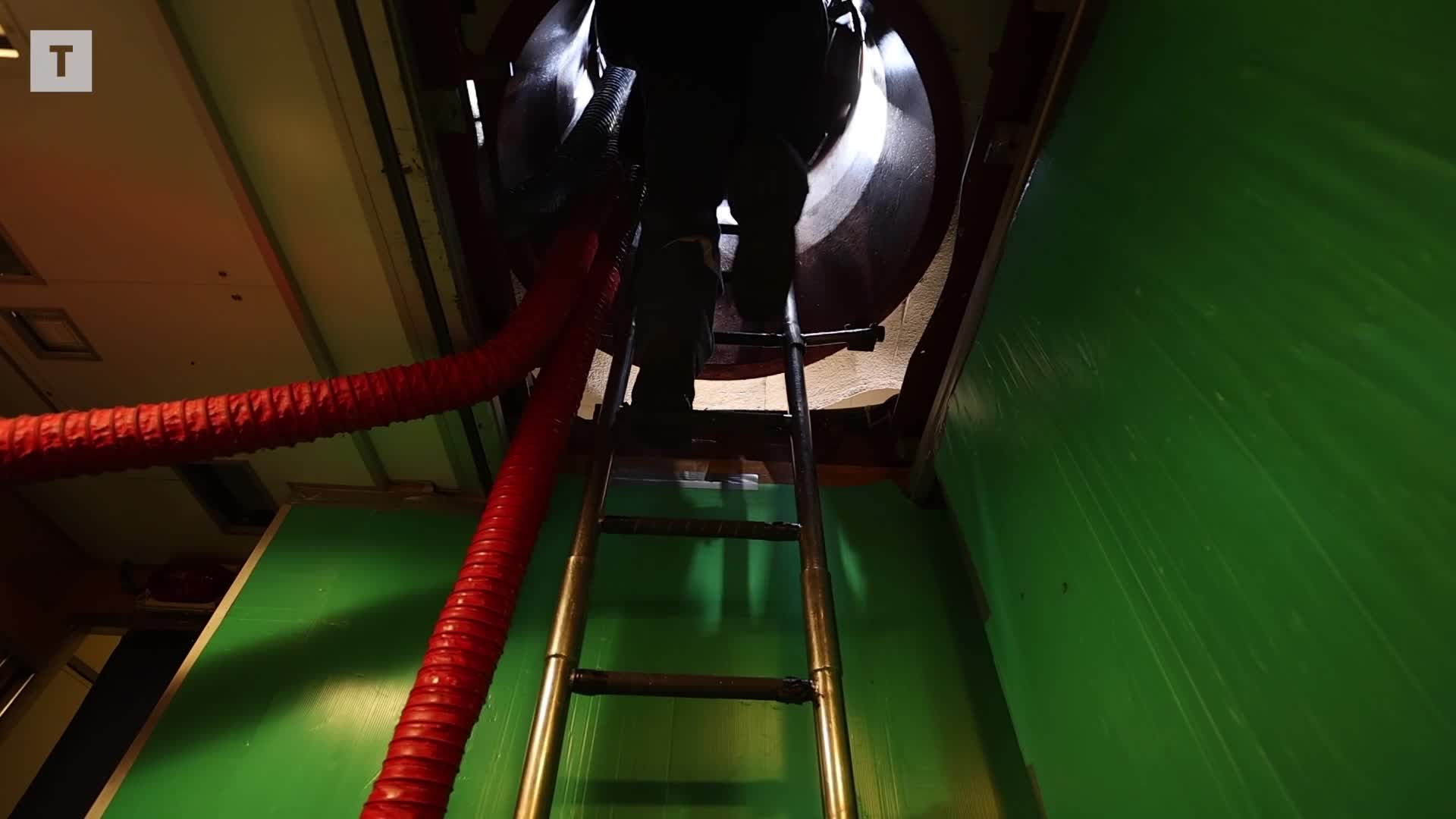 À l'île Longue, plongée exclusive dans un sous-marin nucléaire, avec des jeunes prêts à s'engager [Vidéo]