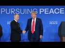 VIDÉO. La poignée de main historique entre Donald Trump et Vladimir Poutine