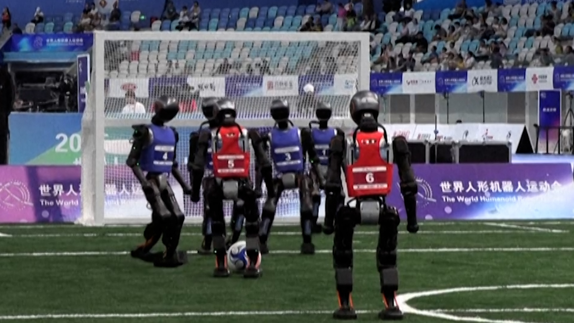 Athlétisme, basket, foot, kung-fu... Les robots humanoïdes font leur show aux premiers Jeux mondiaux [Vidéo]