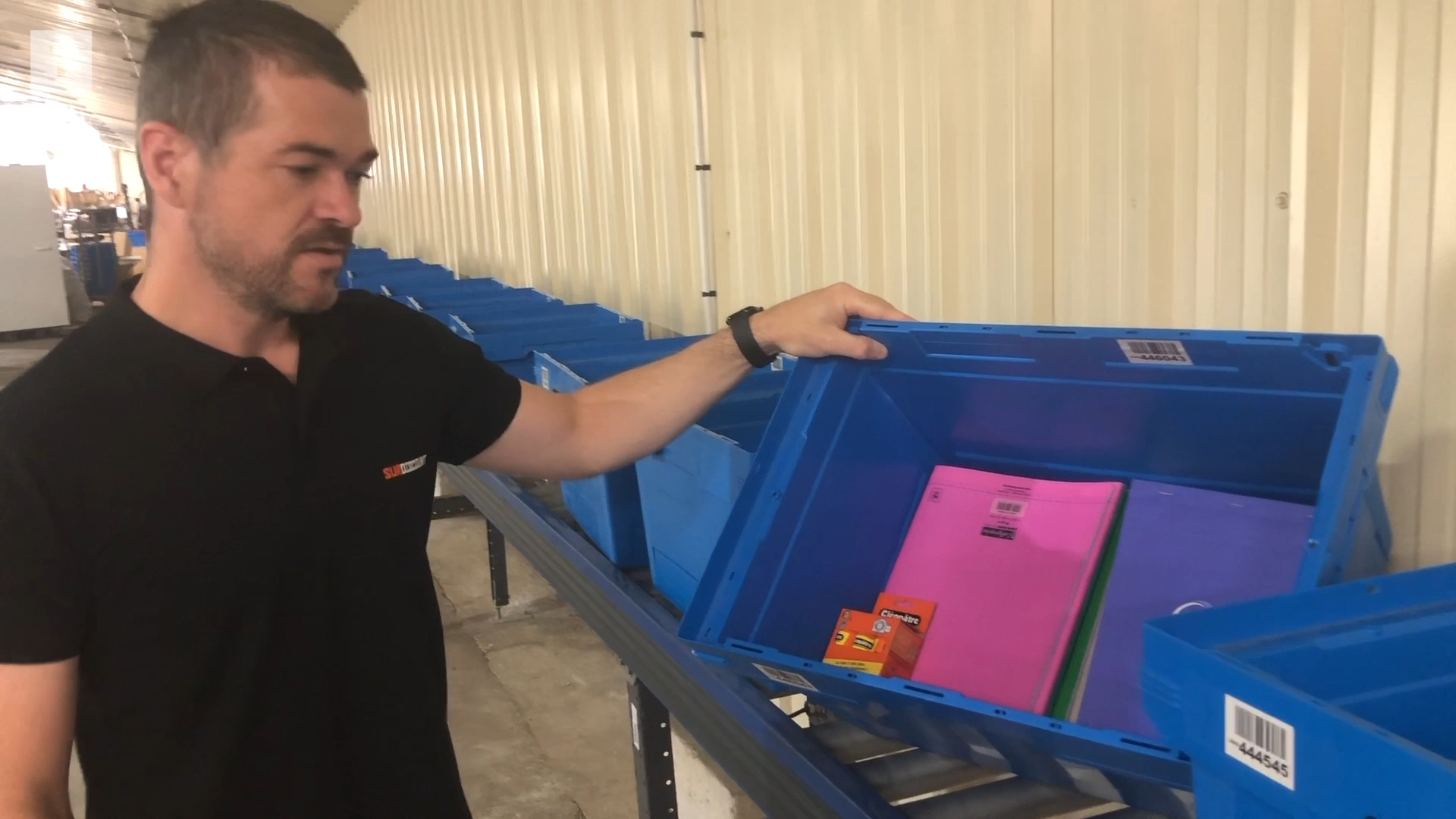 « 10 000 fournitures scolaires, dans 2 000 colis chaque jour » : le coup de feu de la rentrée chez Surdiscount à Quimper [Vidéo]