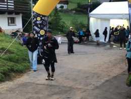 UTMB 2025: Découvrez l'ambiance d'un ravitaillement décisif pour les derniers coureurs