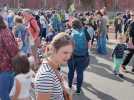 Braderie de Lille : un gros nounours à la braderie des enfants !