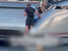 Elton John dans les Alpes-Maritimes, une vidéo à la sortie du bateau inquiète ses fans