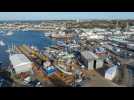 VIDÉO. Des yachts aux bateaux gris les capacités « sans limite » du port de Concarneau
