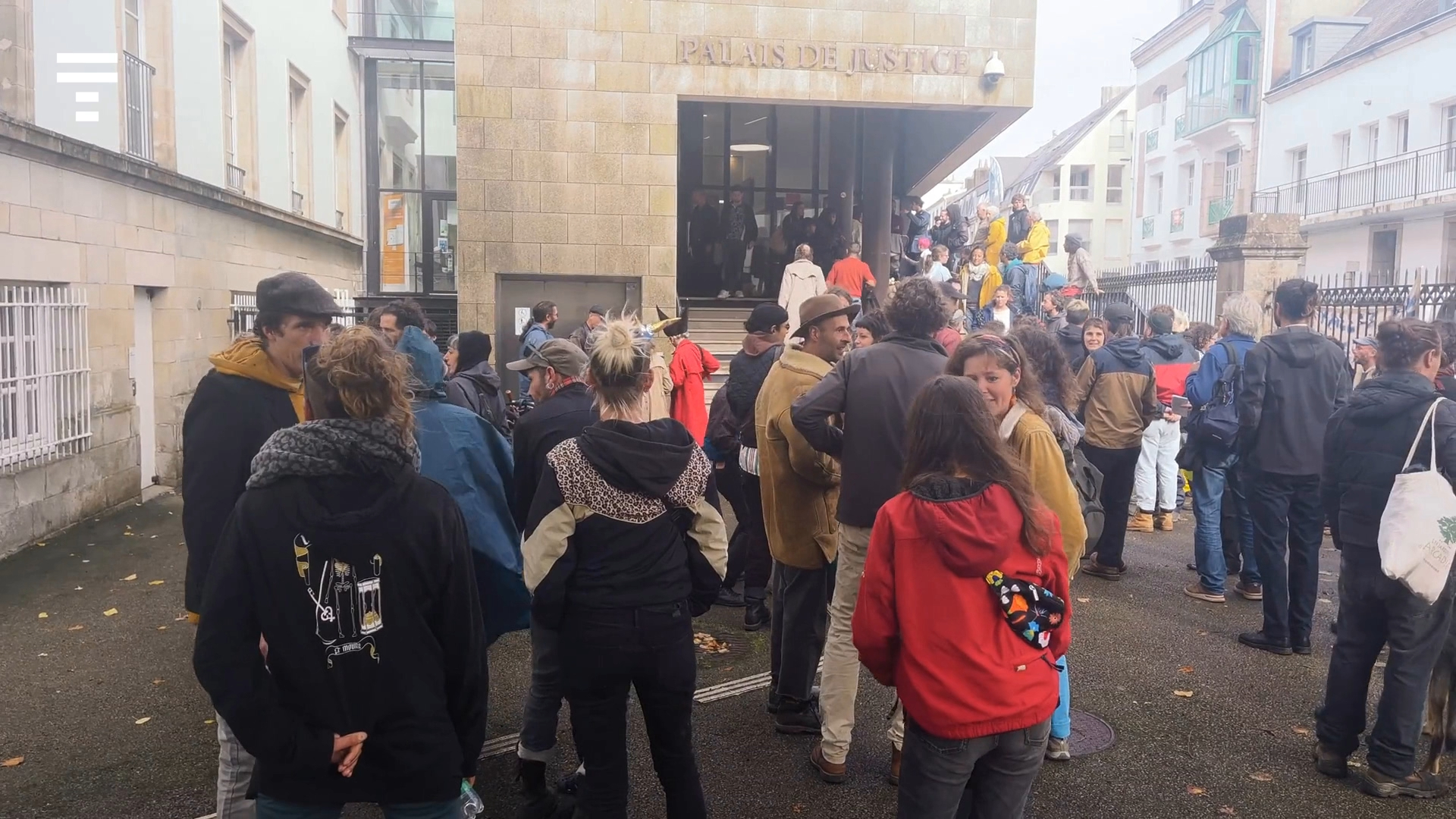 La vente aux enchères des Roches blanches de Douarnenez reportée en raison d'un « cas de force majeure » [Vidéo]