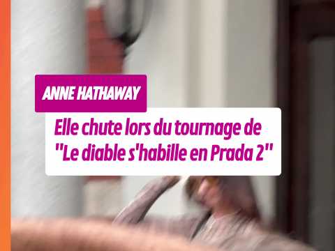 VIDEO : Anne Hathaway chute violemment lors d…