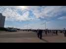 Passage du E-2C Hawkeye de la Flotille 4 F au dessus de Berck, sa ville marraine