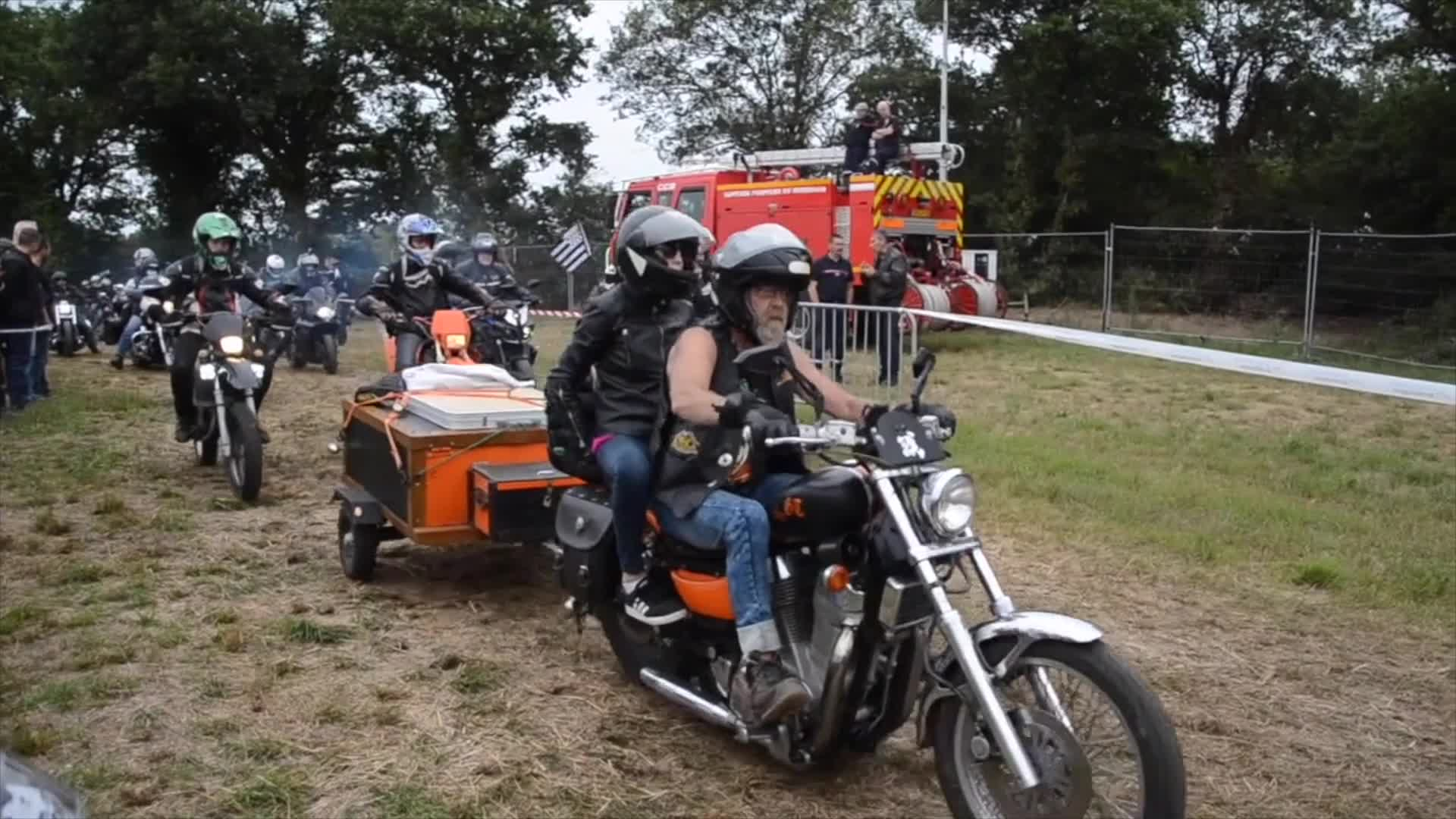 « Ça m'a coupé les pattes » : vent de déception après l'annulation de la Madone des motards [Vidéo]