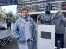 VIDÉO. « Pas seulement un hommage, un symbole » : le buste de Caroline Cuissard, la fondatrice du FC Lorient, inauguré