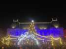 VIDÉO. 3,2,1... Le grand sapin de Noël s'illumine place du Parlement à Rennes