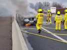 Un véhiculen en feu sur la RCEA