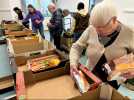 VIDÉO. Ces bénévoles de Fontenay-le-Comte préparent les denrées pour l'aide alimentaire