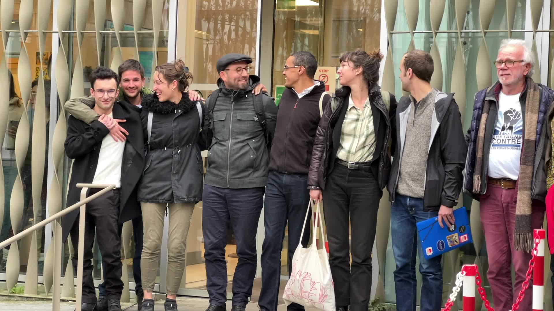 Blocage d'un train de céréales en Centre-Bretagne : de trois à six mois de prison avec sursis requis pour les douze militants [Vidéo]