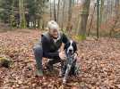 Marie-Antoinette Hans et son chien Orion, champions de France des rencontres Saint-Hubert, en action sur le terrain