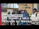Des jeunes à vélo pour trouver du travail