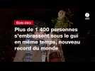 VIDÉO. Plus de 1 400 personnes s'embrassent sous le gui en même temps, nouveau record du monde