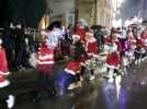 Pas-en-Artois : malgré la pluie, la parade de Noël a réuni des dizaines de personnes