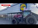 Crise agricole dans la Manche : arrivée des agriculteurs au Lidl de Querqueville (Manche)