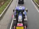 Convoi d'agriculteurs en colère sur l'autoroute A25, en direction du port de Dunkerque