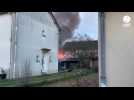 VIDÉO. Un cabanon de jardin ravagé par le feu au milieu d'un lotissement à La Flèche