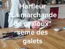 Harfleur, elle sème des galets et récolte des sourires