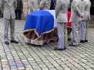 Drapeau tricolore et hommage militaire à l'enterrement de Titouan Langlet, mort en exercice à 18 ans